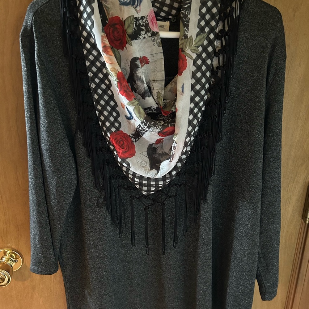 Gray Light Sweaterwith Floral Scarf Accent